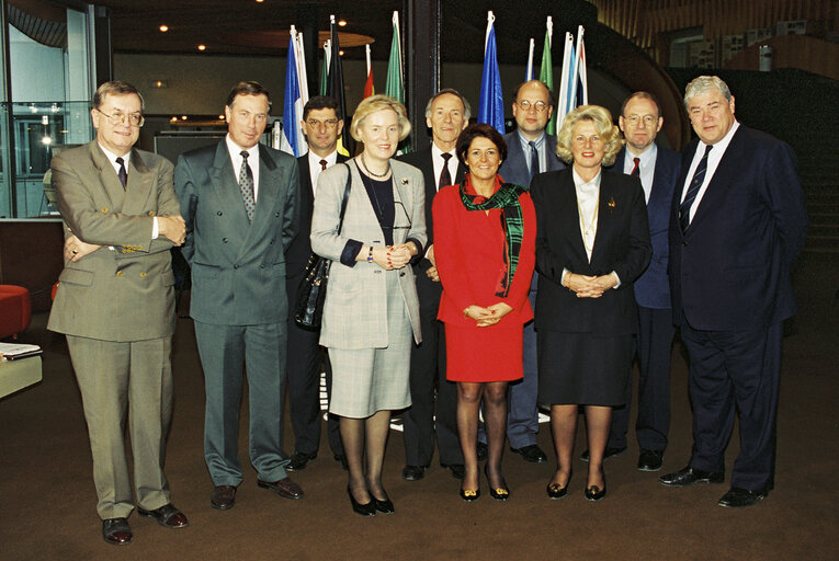 The MEPs Arie M. OOSTLANDER, Ria OOMEN-RUIJTEN, Hanja MAIJ-WEGGEN, Bartho PRONK, James L. JANSSEN van RAAY in Strasbourg in November 1994.