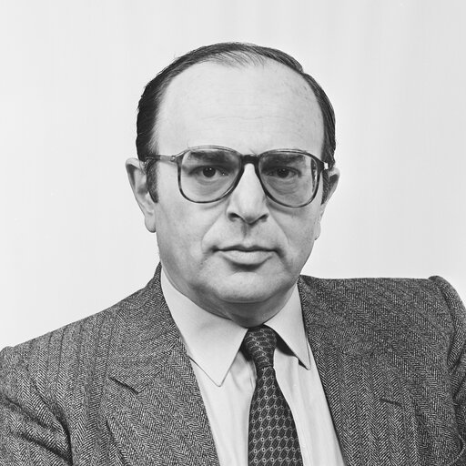 Portrait of MEP Vincenzo MATTINA