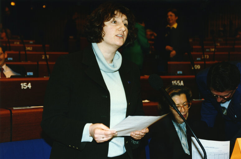 Photo 1: Arlene McCARTHY in plenary session in Strasbourg.
