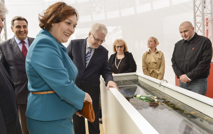 Fotografie 10: Opening ceremony of the 'Be CROative' exhibition on the esplanade at the European Parliament in Brussels