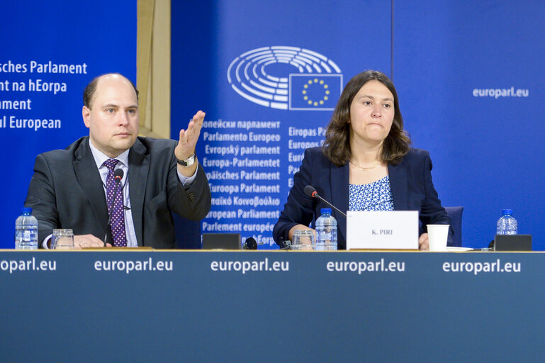 Photo 3 : Press conference - Progress report on Turkey