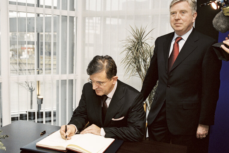 Valokuva 5: Pat COX - EP President meets with Svetozar MAROVIC, President of Serbia-Montenegro