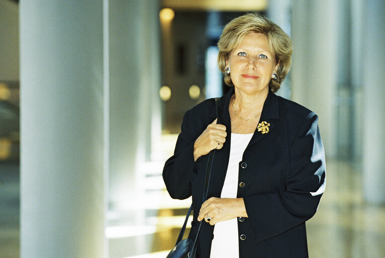 Fotografie 14: Portrait of MEP Marie-France STIRBOIS in Strasbourg