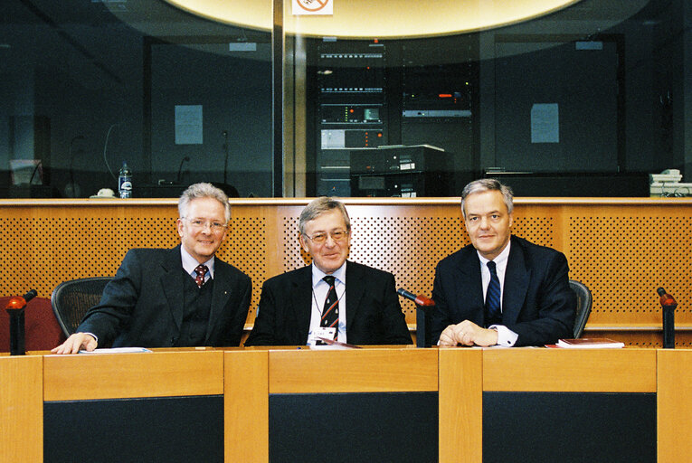 Foto 1: Meeting hosted by MEP KONRAD