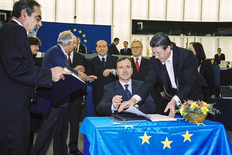 Fotografija 1: Signature of the Interinstitutional Agreement on better Law-Making at the European Parliament in Strasbourg