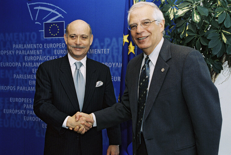 Fotografija 1: EP President meets with the author of the book The European Dream.