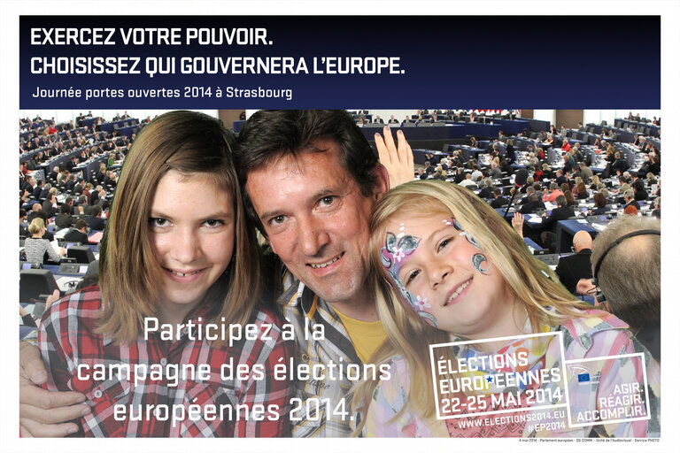 Foto 1: Open Day 2014 in Strasbourg - Citizens pose for an EE2014 election campaign poster-like photo