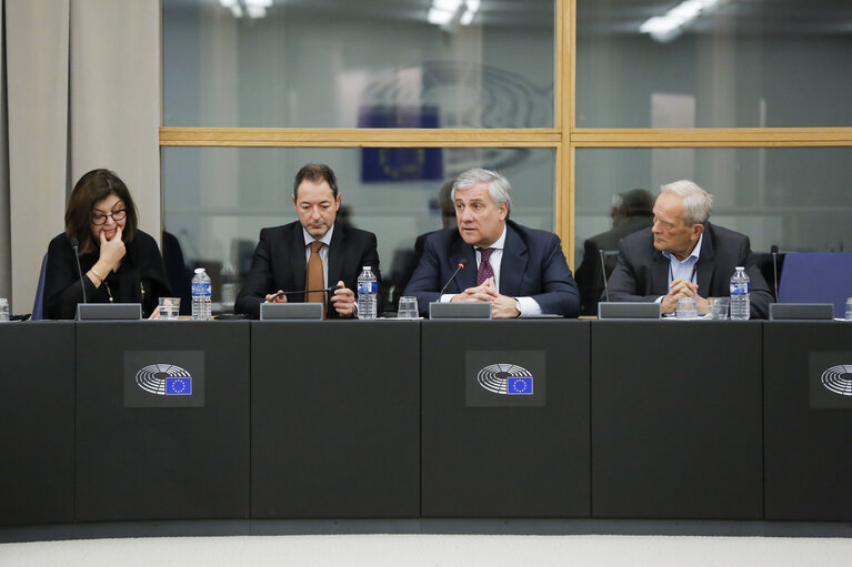 Fotografija 8: Antonio TAJANI - EP President meets with the Romanian delegation