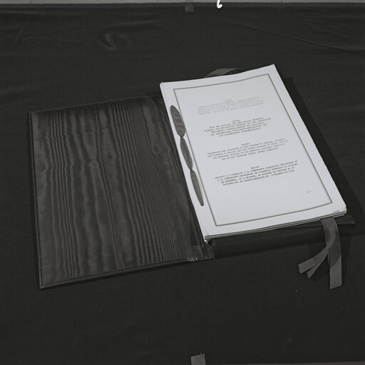 Fotografia 5: The founding treaty of the 10 Member States European Communities