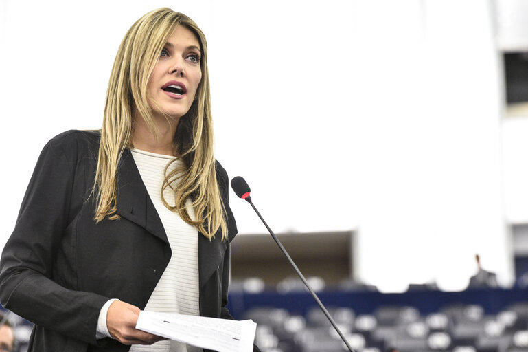 Foto 6: Eva KAILI in the EP in Strasbourg