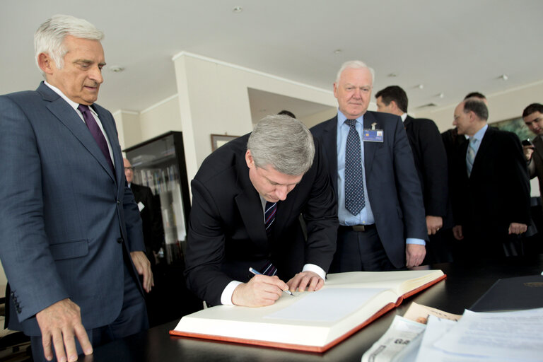 Foto 4: Visit of Canadian Prime Minister Stephen HARPER