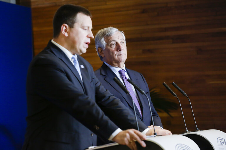 Fotografija 2: Visit of the Prime Minister of Estonia . Press point