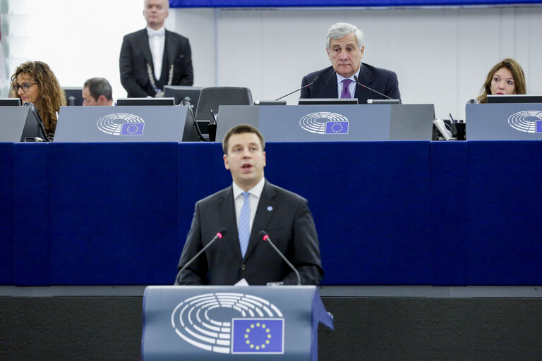 Photo 2 : Plenary session - Debate on the Future of Europe with the Prime Minister of Estonia