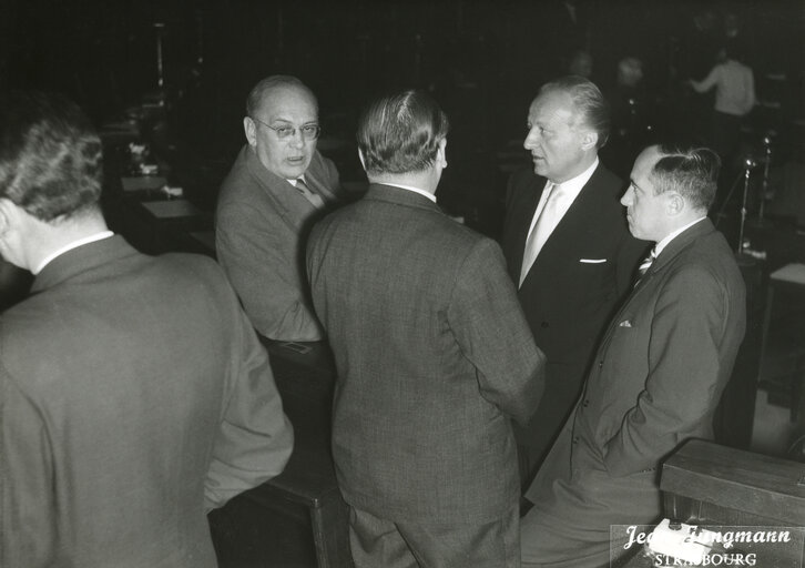 Fotografie 1: Election of Hans FURLER in November 1956