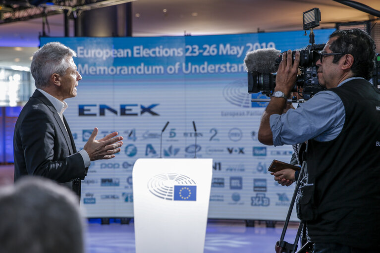 Fotogrāfija 11: Signing of a Memorandum of Understanding between the European Parliament and European News Exchange (ENEX)