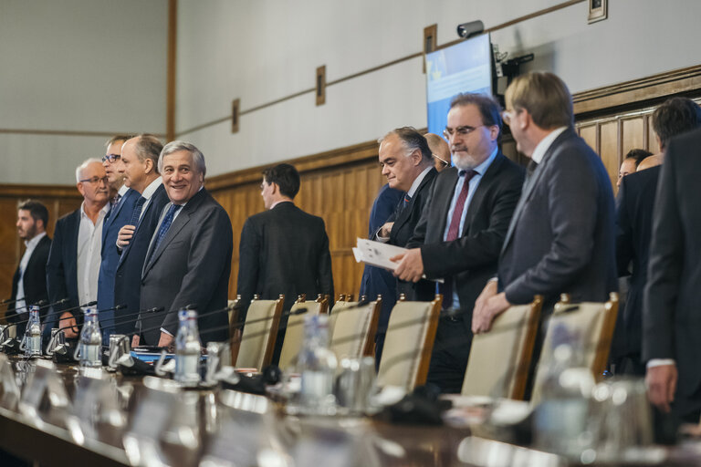 Fotografi 18: Conference of Presidents in Bucharest - Antonio TAJANI, EP President meets with meets with the Romanian government