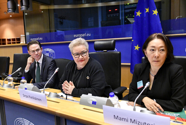 Foto 20: EU Commissioner for Jobs, Growth, Investment and Competitiveness delivers a keynote speech at the Globe EU High-Level Conference on Sustainable Finance