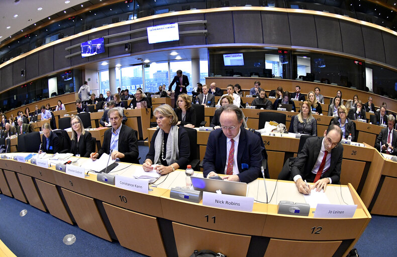 Foto 4: EU Commissioner for Jobs, Growth, Investment and Competitiveness delivers a keynote speech at the Globe EU High-Level Conference on Sustainable Finance