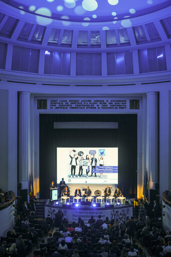 Fotografi 7: Conference of Presidents in Bucharest - Antonio TAJANI, EP President and other members of the European Parliament take part in an event with students at the University of Bucharest.