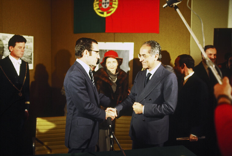 Foto 23: First democratic President of Portugal, EANES, visiting the European Parliament in 1978