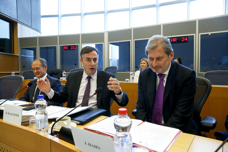 Φωτογραφία 4: High-level roundtable on 'The Integration Process of the Western Balkans in a regional Perspective