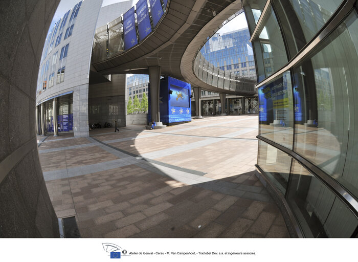 Photo 12 : Buildings of the European Parliament in Brussels in 2009