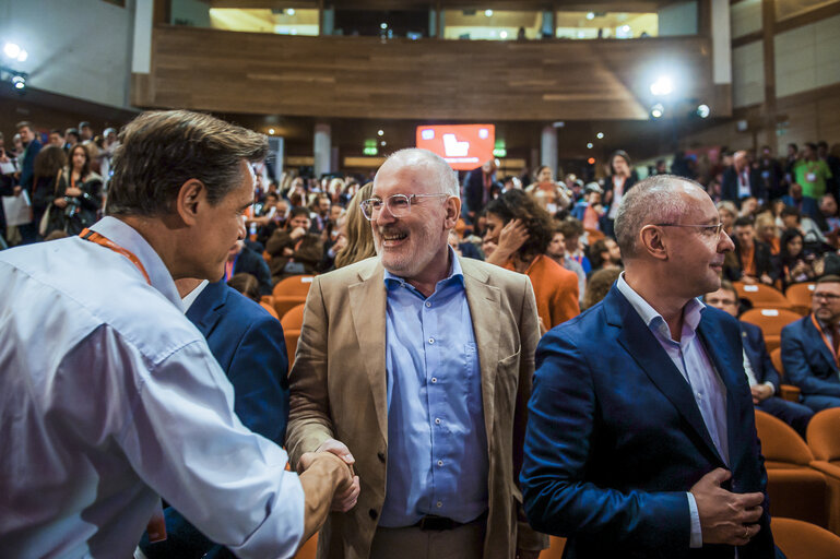 Fotografija 5: XI PES Congress in Lisbon - kick off EU election race with Frans Timmermans as lead candidate