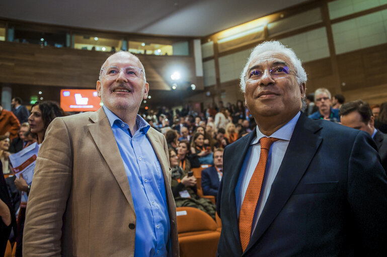 Fotografie 4: XI PES Congress in Lisbon - kick off EU election race with Frans Timmermans as lead candidate