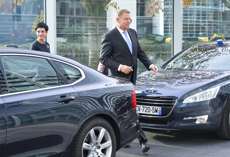 Fotó 1: Antonio TAJANI, EP President meets with Klaus IOHANNIS, President of Romania - Arrival