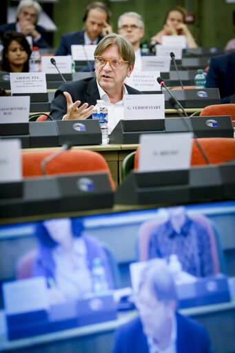 Fotografija 5: AFCO exchange of views on the state of play of the negotiations on Brexit: meeting with the Parliament's coordinator for the negotiations on the UK withdrawal from the EU and the member of the Parliament's Brexit Steering Group