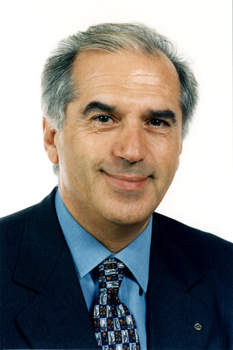 Снимка 2: Portrait of Giacomo SANTINI, MEP during the 4th and 5th Parliamentary Terms (1994-2004)