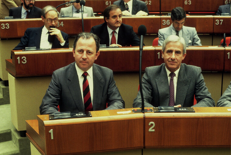 Foto 6: The Prime Minister and the Minister for Foreign Affairs  of Luxembourg in plenary session in Strasbourg.