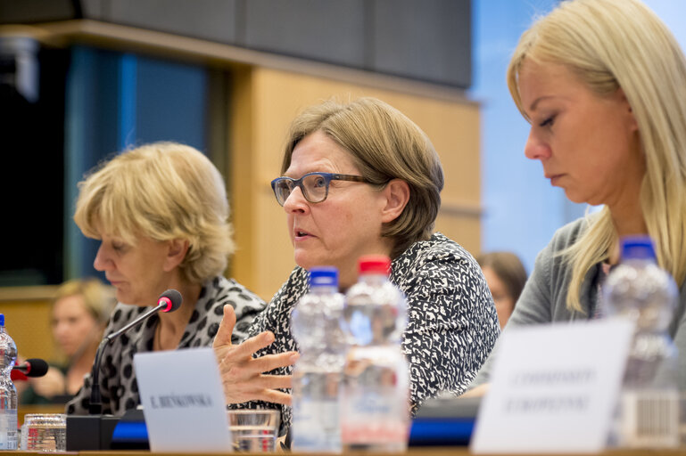 Fotografie 21: Women's European Council (WEUCO)