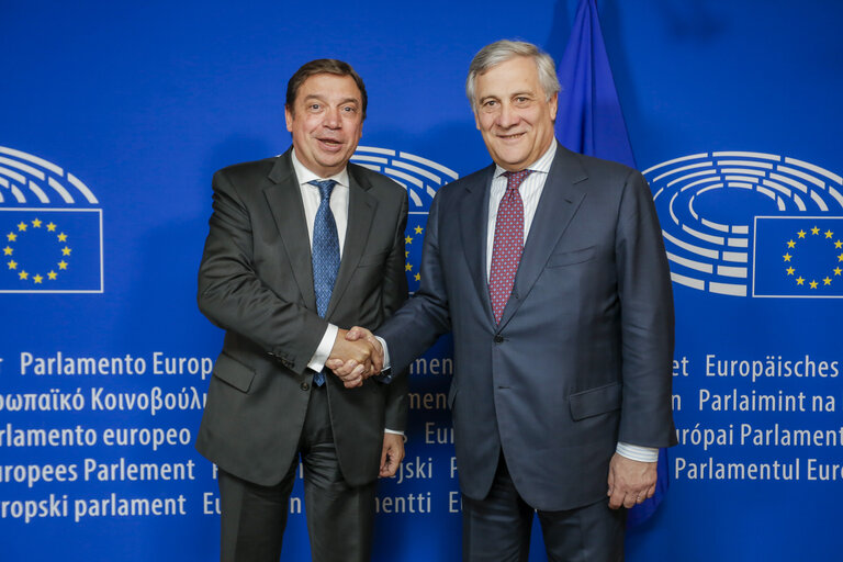 Foto 3: Antonio TAJANI - EP President meets with Luis PLANAS PUCHADES, Spanish Minister of Agriculture, Fisheries and Food