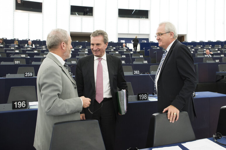 Fotografija 1: Gunther OETTINGER, Rainer WIELAND and Sean KELLY in the EP in Strasbourg