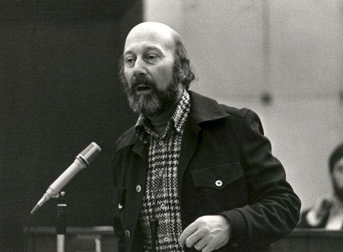 Valokuva 4: Plenary session in February 1976