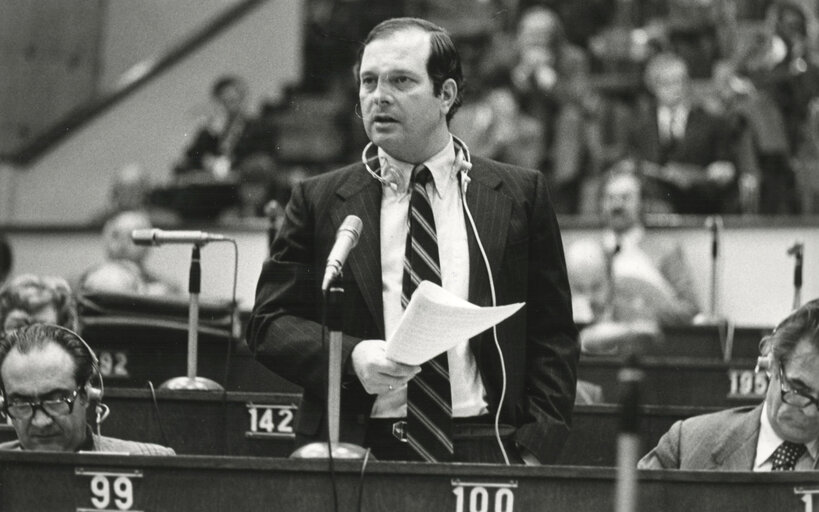 Valokuva 9: Plenary session in February 1976