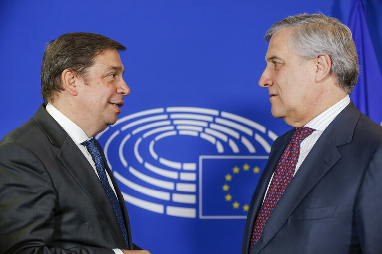 Снимка 11: Antonio TAJANI - EP President meets with Luis PLANAS PUCHADES, Spanish Minister of Agriculture, Fisheries and Food