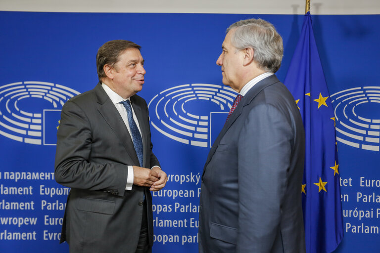 Foto 1: Antonio TAJANI - EP President meets with Luis PLANAS PUCHADES, Spanish Minister of Agriculture, Fisheries and Food