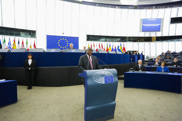 Fotogrāfija 1: Visit of Cyril RAMAPHOSA, President of the Republic of South Africa. Formal sitting