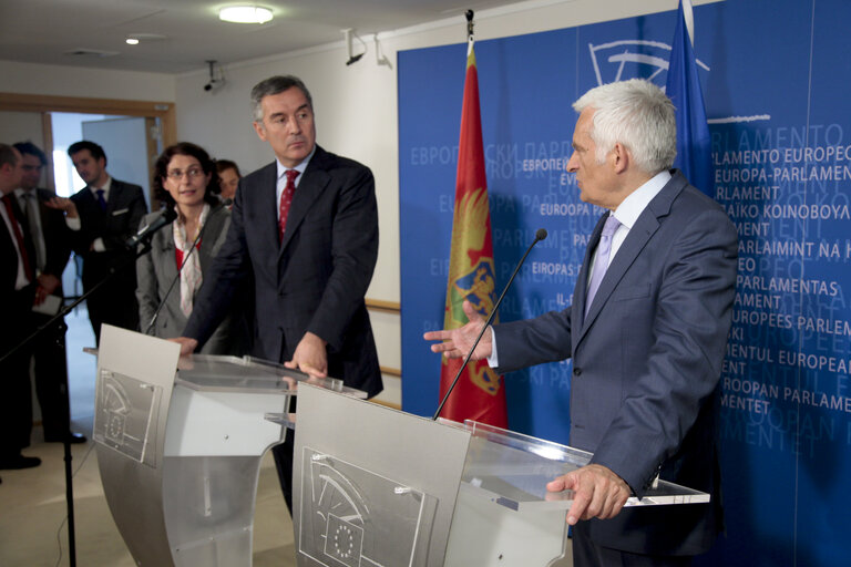 Valokuva 4: Meeting BUZEK with DJUKANOVIC, Montenegro Prime Minister