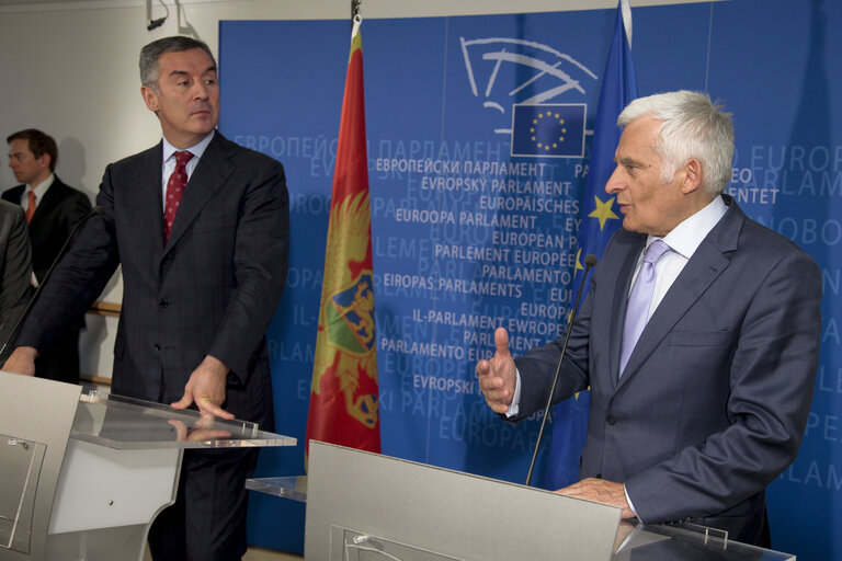 Valokuva 6: Meeting BUZEK with DJUKANOVIC, Montenegro Prime Minister