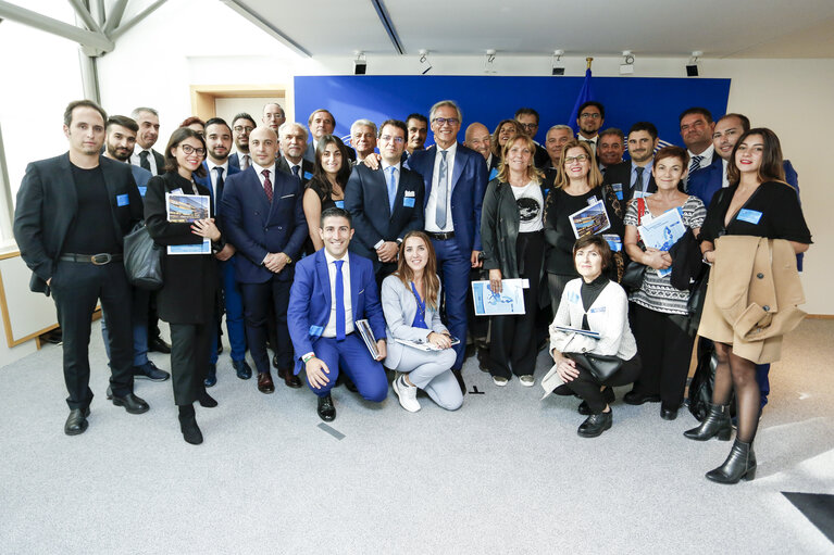 Fotografi 19: Antonio TAJANI - EP President meets with a group of visitors MEP Salvatore CICU