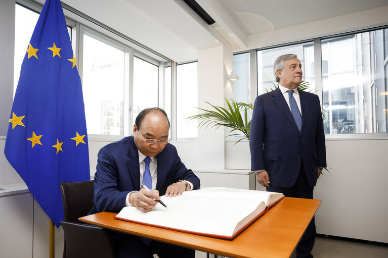 Valokuva 13: Antonio TAJANI - EP President meets with NGUYEN Xuan Phuc - Prime Minister of Vietnam. Meeting