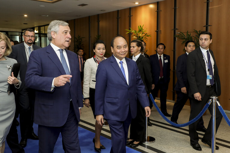 Valokuva 1: Antonio TAJANI - EP President meets with NGUYEN Xuan Phuc - Prime Minister of Vietnam. Official welcome