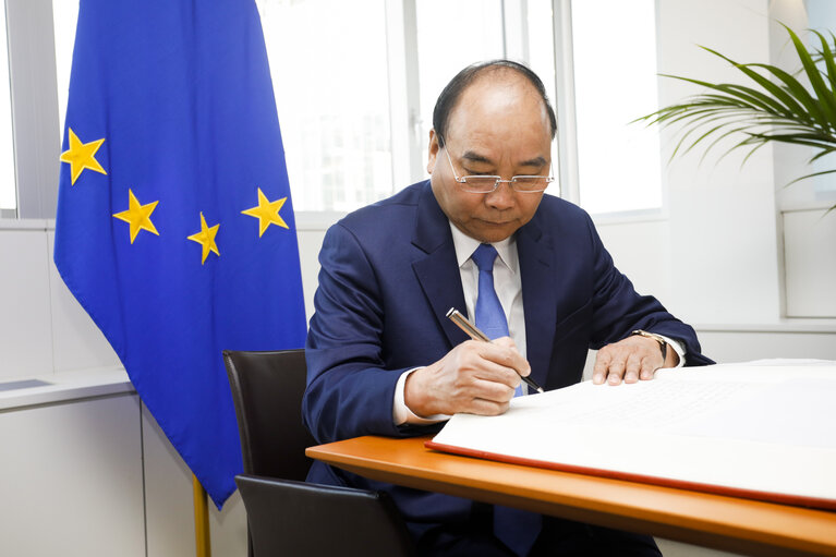 Valokuva 17: EP President meets with NGUYEN Xuan Phuc - Prime Minister of Vietnam. Meeting