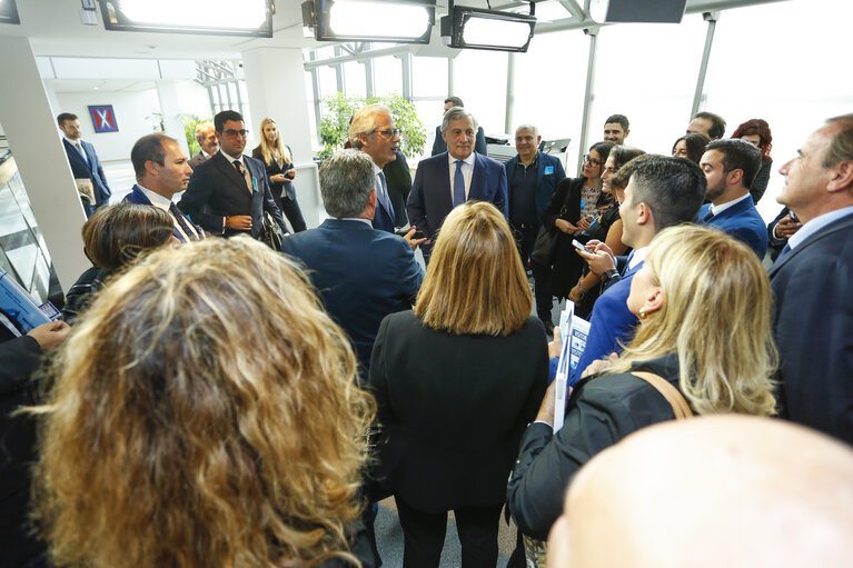 Fotografi 8: Antonio TAJANI - EP President meets with a group of visitors MEP Salvatore CICU