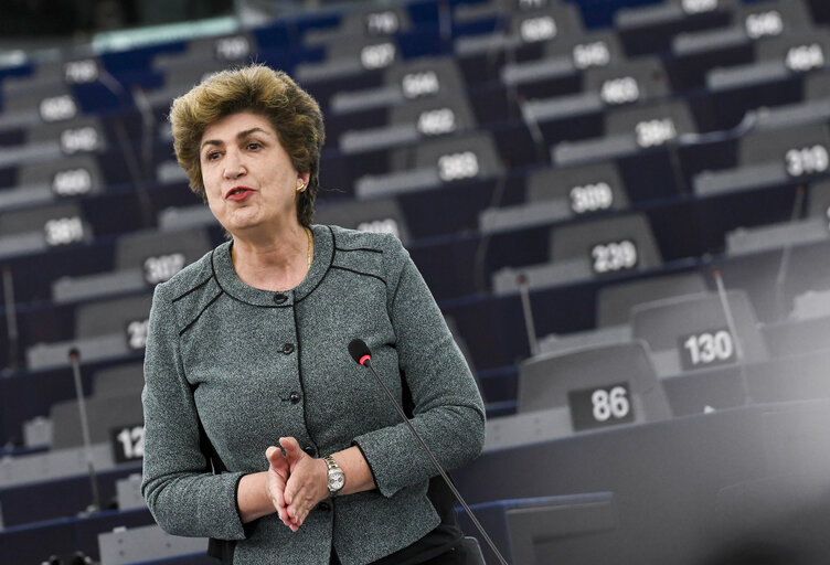 Foto 2: Maria Joao RODRIGUES in the EP in Strasbourg