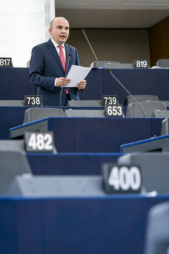 Photo 7: EP plenary session - Explanations of votes