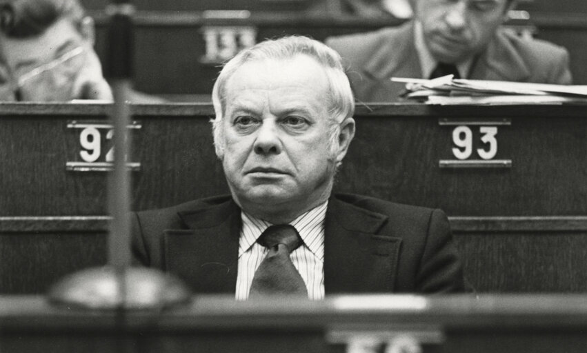 Various portraits in the hemicycle in 1970